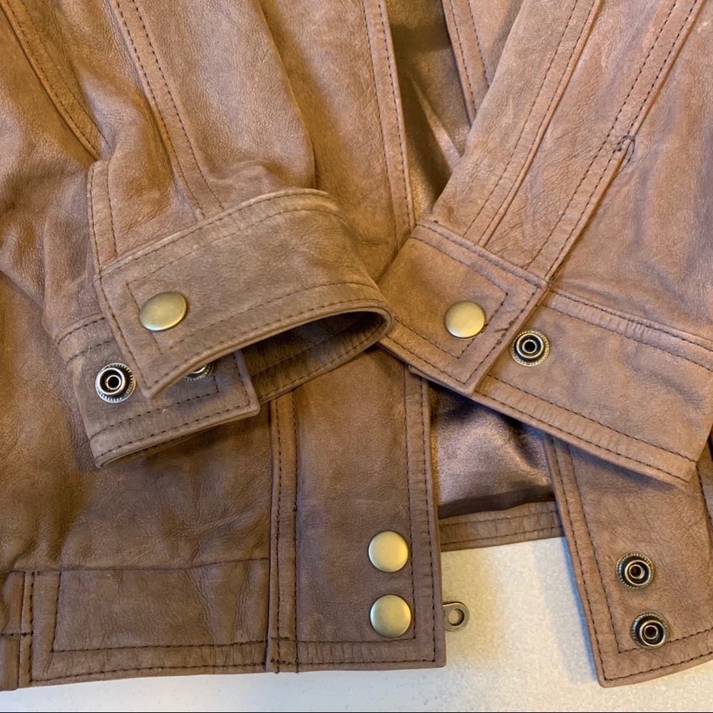 90’ Vintage Adventure Bound Leather Bomber Jacket - Picture 5 of 7